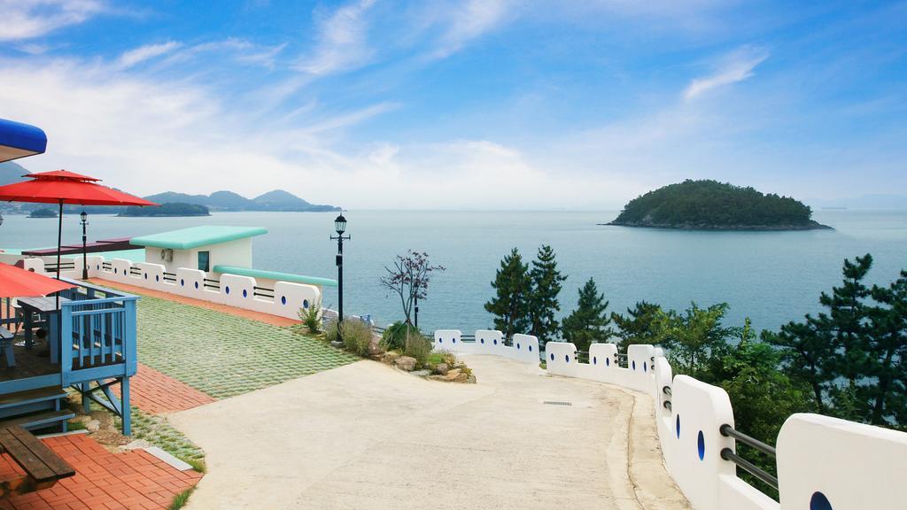 Blue & White Pension Namhae Dış mekan fotoğraf